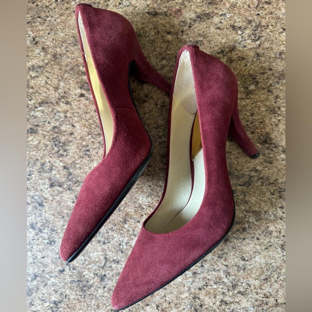 MICHAEL Michael Kors suede heels size 7.5 in maroon EUC